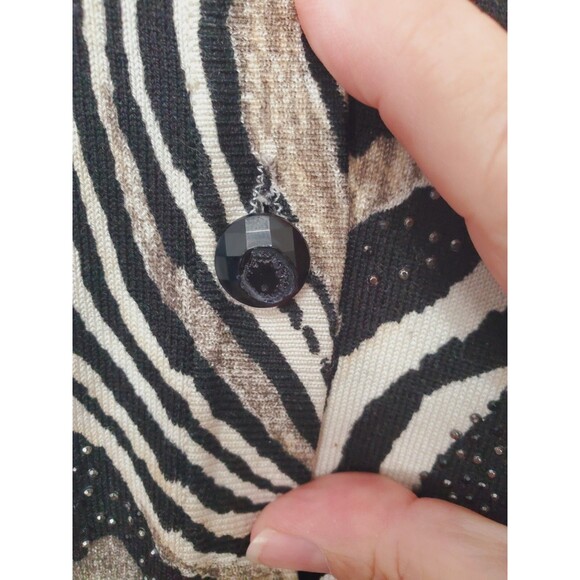 Chico's Silk Blend Animal Print Studded Long Sleeve Button-Up Cardigan Size 2 LG - Picture 3 of 7